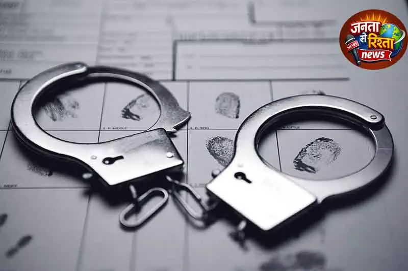 Gurugram ज्वेलरी शोरूम से 80 लाख की चोरी, कैशियर गिरफ्तार Gurugram ज्वेलरी शोरूम से 80 लाख की चोरी, कैशियर गिरफ्तार