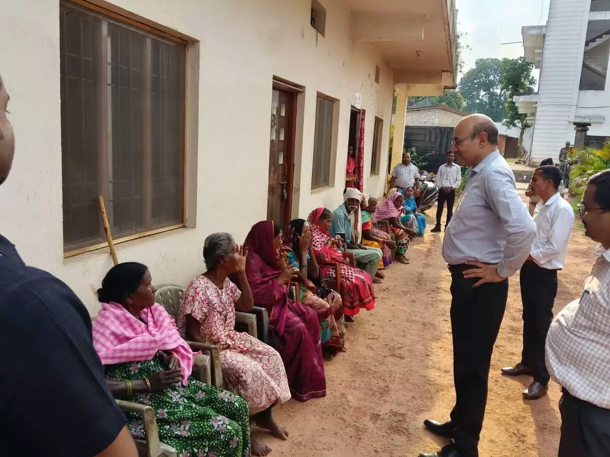 राष्ट्रीय मानव अधिकार आयोग के विशेष प्रतिवेदक सुभाष चन्द्र ने जशपुर में वृद्धाश्रम-नशामुक्ति केंद्र का किया निरीक्षण राष्ट्रीय मानव अधिकार आयोग के विशेष प्रतिवेदक सुभाष चन्द्र ने जशपुर में वृद्धाश्रम-नशामुक्ति केंद्र का किया निरीक्षण