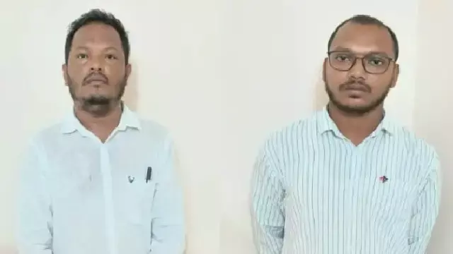 Odisha Vigilance ने 1.36 लाख रुपये की रिश्वत लेते हुए जूनियर इंजीनियर और उसके सहयोगी को किया गिरफ्तार Odisha Vigilance ने 1.36 लाख रुपये की रिश्वत लेते हुए जूनियर इंजीनियर और उसके सहयोगी को किया गिरफ्तार