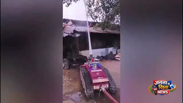 Rasulgarh में टायर की दुकान में लगी भीषण आग, आग पर काबू पाने के लिए रोबोटिक मॉनिटर का इस्तेमाल Rasulgarh में टायर की दुकान में लगी भीषण आग, आग पर काबू पाने के लिए रोबोटिक मॉनिटर का इस्तेमाल