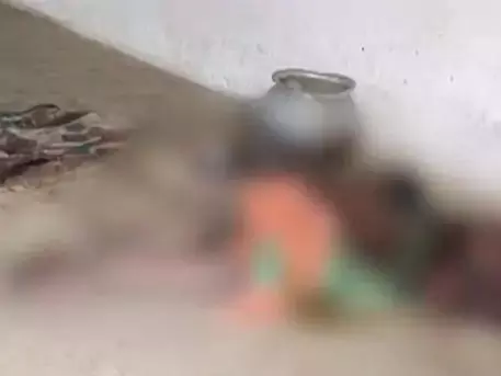 बुजुर्ग महिला की हत्या, हमलावरों ने नातिन को अधमरा कर छोड़ा बुजुर्ग महिला की हत्या, हमलावरों ने नातिन को अधमरा कर छोड़ा