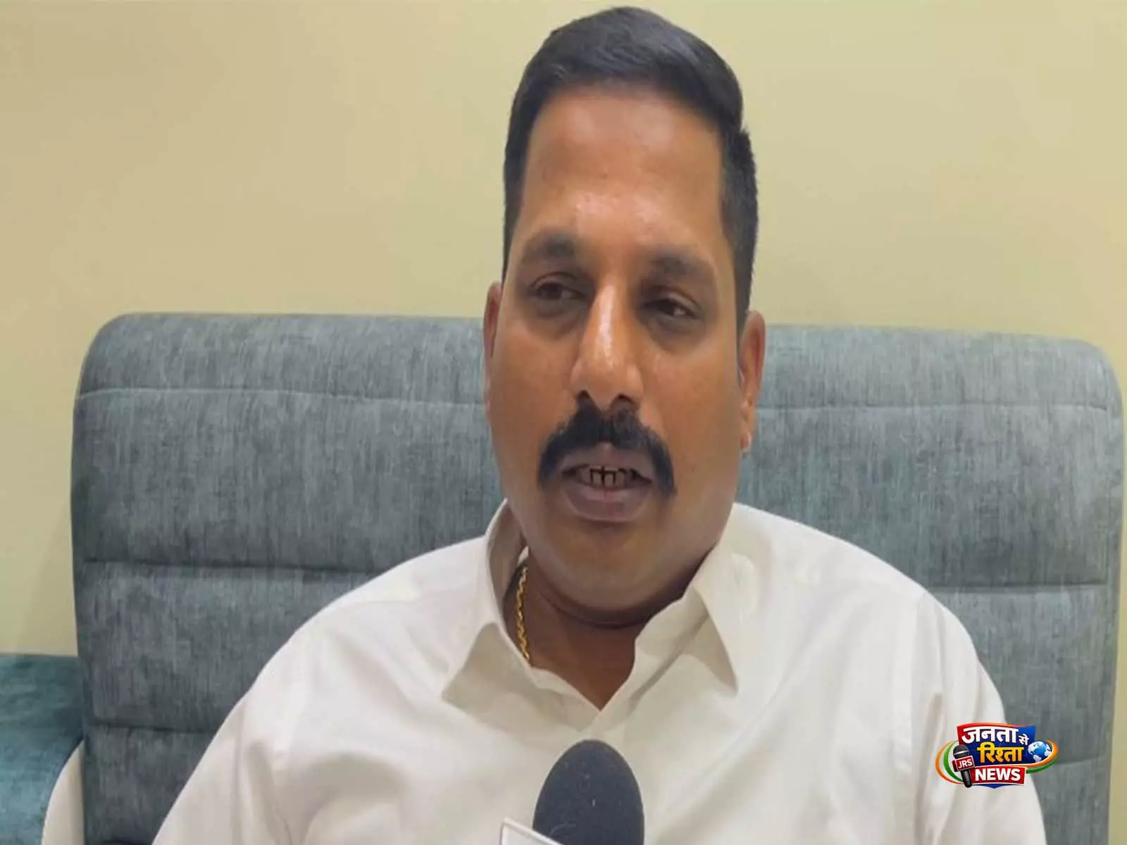 Telangana: वकील करुणा सागर ने बंदी संजय के बेटे के आत्मसमर्पण में मदद की, बेदाग साबित होने का दावा Telangana: वकील करुणा सागर ने बंदी संजय के बेटे के आत्मसमर्पण में मदद की, बेदाग साबित होने का दावा