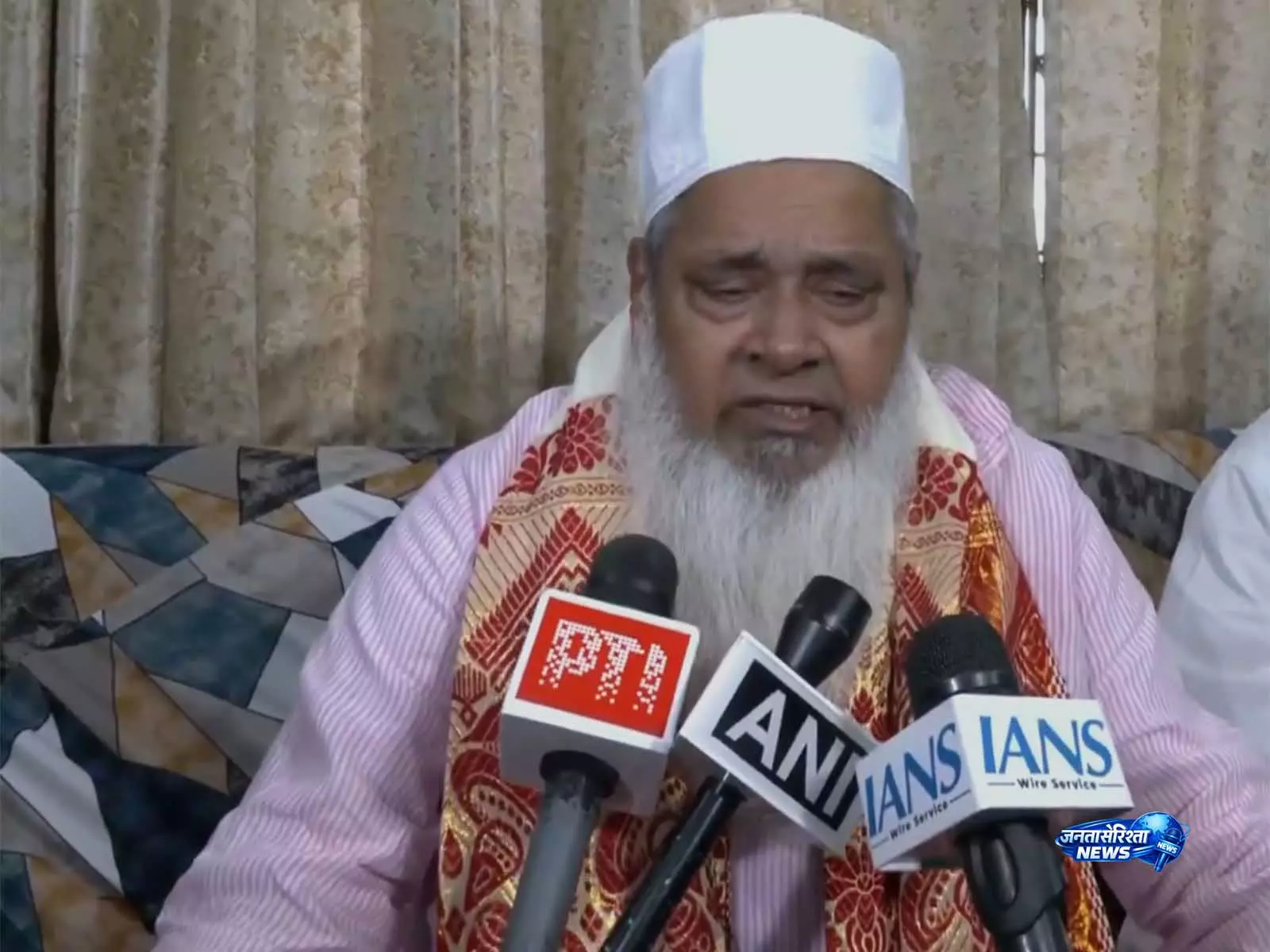 AIUDF प्रमुख बदरुद्दीन अजमल ने हज के कारण असम विधानसभा सत्र से पहले शपथ ग्रहण में लचीलेपन की मांग की AIUDF प्रमुख बदरुद्दीन अजमल ने हज के कारण असम विधानसभा सत्र से पहले शपथ ग्रहण में लचीलेपन की मांग की