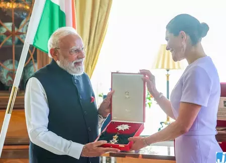 पीएम मोदी को स्वीडन का सर्वोच्च सम्मान ‘रॉयल ऑर्डर ऑफ द पोलर स्टार’ से नवाजा गया पीएम मोदी को स्वीडन का सर्वोच्च सम्मान ‘रॉयल ऑर्डर ऑफ द पोलर स्टार’ से नवाजा गया