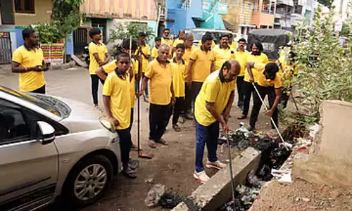 Tiruvannamalai में सफाई कार्य: पूर्व मंत्री ई.वी. वेलु ने निरीक्षण किया Tiruvannamalai में सफाई कार्य: पूर्व मंत्री ई.वी. वेलु ने निरीक्षण किया