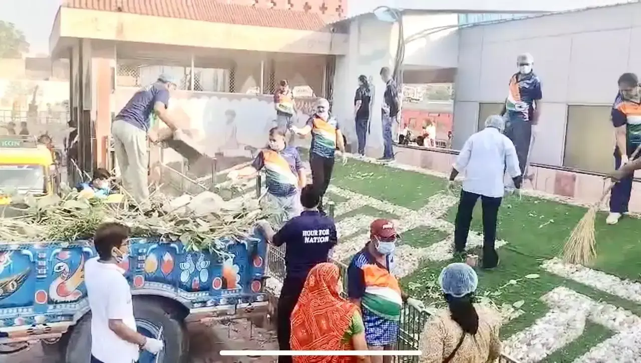 Bikaner: रेलवे स्टेशन पर सफाई अभियान, टीम आवर फॉर नेशन की पहल Bikaner: रेलवे स्टेशन पर सफाई अभियान, टीम आवर फॉर नेशन की पहल