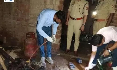 गैस लीक से भीषण ब्लास्ट, 9 लोग झुलसे
