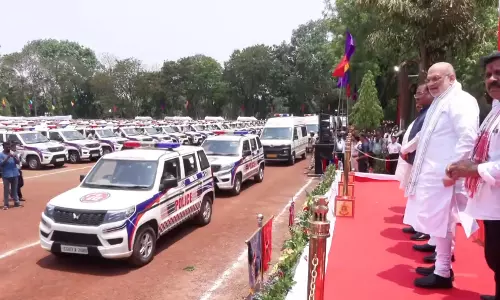 केंद्रीय गृहमंत्री अमित शाह ने रायपुर में डायल 112 के नए वाहनों को दिखाई हरी झंडी केंद्रीय गृहमंत्री अमित शाह ने रायपुर में डायल 112 के नए वाहनों को दिखाई हरी झंडी