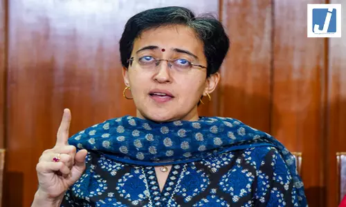 गोवा में आम आदमी पार्टी के नेता पर ED की कार्रवाई को लेकर आप का केंद्र सरकार पर हमला गोवा में आम आदमी पार्टी के नेता पर ED की कार्रवाई को लेकर आप का केंद्र सरकार पर हमला