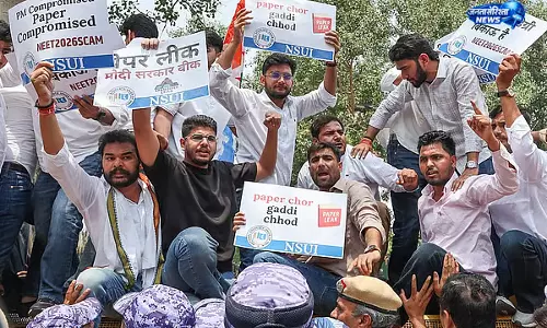 बेंगलुरु में NEET पेपर लीक के खिलाफ यूथ कांग्रेस का बड़ा विरोध प्रदर्शन