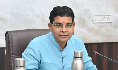 राजस्व मंत्री टंकराम वर्मा ने छोड़ा पायलट-फॉलो वाहनों का काफिला