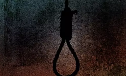 ससुराल में युवक का शव फंदे से लटका मिला, जांच में जुटी पुलिस ससुराल में युवक का शव फंदे से लटका मिला, जांच में जुटी पुलिस