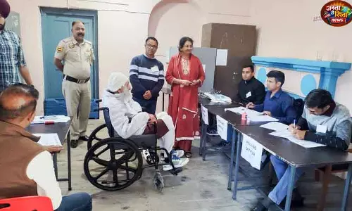 Chamba elections: 70 साल के बुजुर्ग की मतदान के दौरान हार्ट अटैक से मौत