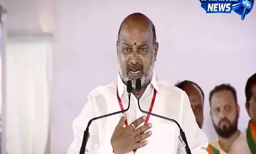 Karimnagar: बीआरएस ने पॉक्सो केस विवाद पर बंदी संजय कुमार के इस्तीफे की मांग Karimnagar: बीआरएस ने पॉक्सो केस विवाद पर बंदी संजय कुमार के इस्तीफे की मांग