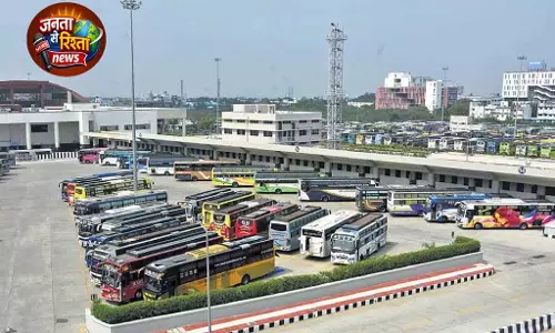 Koyambedu से बस सेवा बहाल करने की मांग, ऑपरेटरों ने सीएम से संपर्क किया Koyambedu से बस सेवा बहाल करने की मांग, ऑपरेटरों ने सीएम से संपर्क किया
