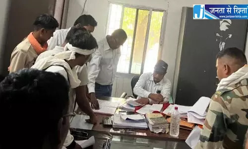 जेल से निकलकर आरोपी ने जनपद सदस्य पद के लिए भरा नामांकन