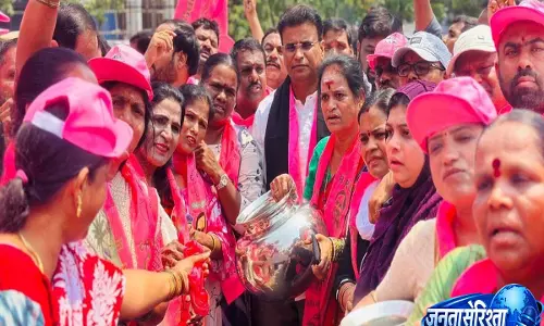 Hyderabad: कुथबुल्लापुर में पानी की कमी पर बीआरएस ने किया विरोध प्रदर्शन
