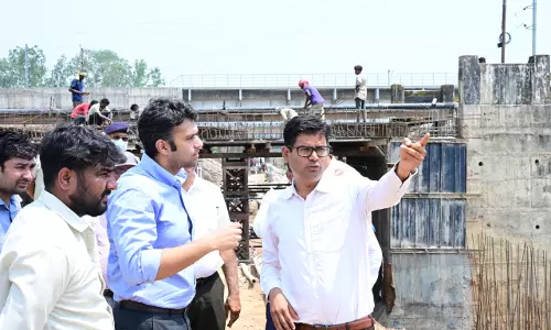 वित्त मंत्री ओपी चौधरी ने रायगढ़ की प्रमुख विकास परियोजनाओं का किया निरीक्षण वित्त मंत्री ओपी चौधरी ने रायगढ़ की प्रमुख विकास परियोजनाओं का किया निरीक्षण