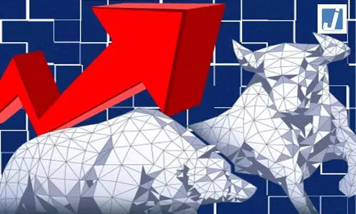 बड़ी गिरावट से उबरा बाजार, सेंसेक्स-निफ्टी हरे निशान में बंद; IT शेयर चमके