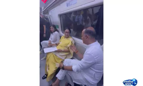 ईंधन बचाने की PM नरेंद्र मोदी की अपील के बाद दिल्ली CM रेखा गुप्ता ने मेट्रो मंडे की शुरुआत की ईंधन बचाने की PM नरेंद्र मोदी की अपील के बाद दिल्ली CM रेखा गुप्ता ने मेट्रो मंडे की शुरुआत की