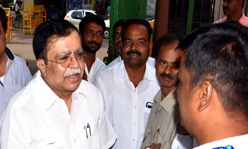 राजन्ना ने परमेश्वर को CM पद के लिए दिया समर्थन राजन्ना ने परमेश्वर को CM पद के लिए दिया समर्थन