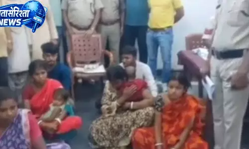 ट्रेनों में महिलाओं को निशाना बनाने वाला अंतरराज्यीय गिरोह गिरफ्तार ट्रेनों में महिलाओं को निशाना बनाने वाला अंतरराज्यीय गिरोह गिरफ्तार