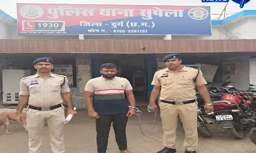 रेड सिग्नल तोड़ तेज रफ्तार कार ने ली दो जानें, आरोपी गिरफ्तार
