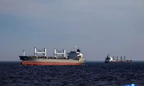 रिपोर्ट्स: बातचीत के दौरान US ईरानी तेल पर प्रतिबंधों में अस्थायी छूट देने पर सहमत