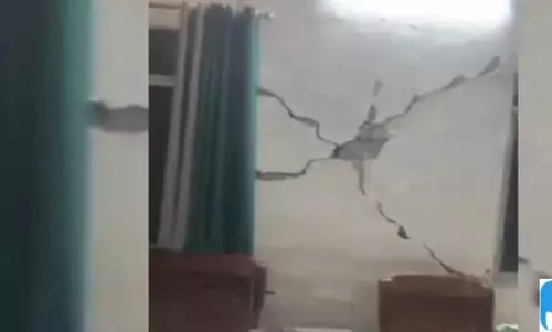 Earthquake: राजधानी में 5.2 तीव्रता का भूकंप, 13 इमारतें ढहीं Earthquake: राजधानी में 5.2 तीव्रता का भूकंप, 13 इमारतें ढहीं