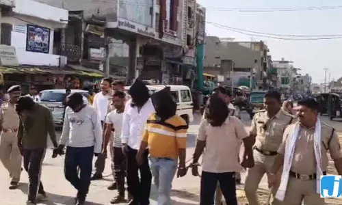 फिल्मी स्टाइल रंगदारी: 5 लाख की डिमांड, इनकार पर दुकान पर ताबड़तोड़ गोलियां फिल्मी स्टाइल रंगदारी: 5 लाख की डिमांड, इनकार पर दुकान पर ताबड़तोड़ गोलियां
