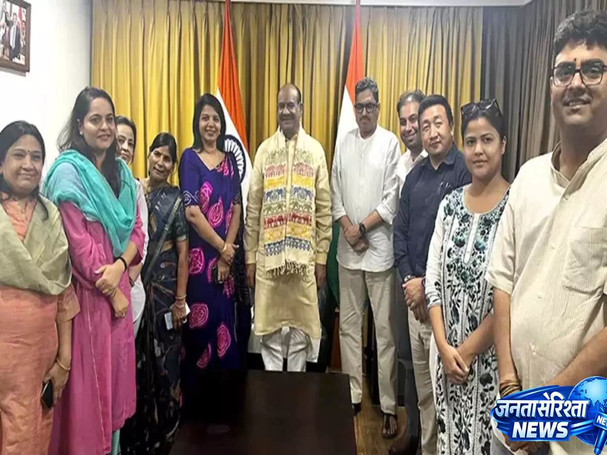 Kota: डोनर मंत्रालय ने एरी सिल्क, कोटा डोरिया के फ्यूजन में प्रीमियम फैब्रिक बनाने की संभावना तलाशना शुरू Kota: डोनर मंत्रालय ने एरी सिल्क, कोटा डोरिया के फ्यूजन में प्रीमियम फैब्रिक बनाने की संभावना तलाशना शुरू