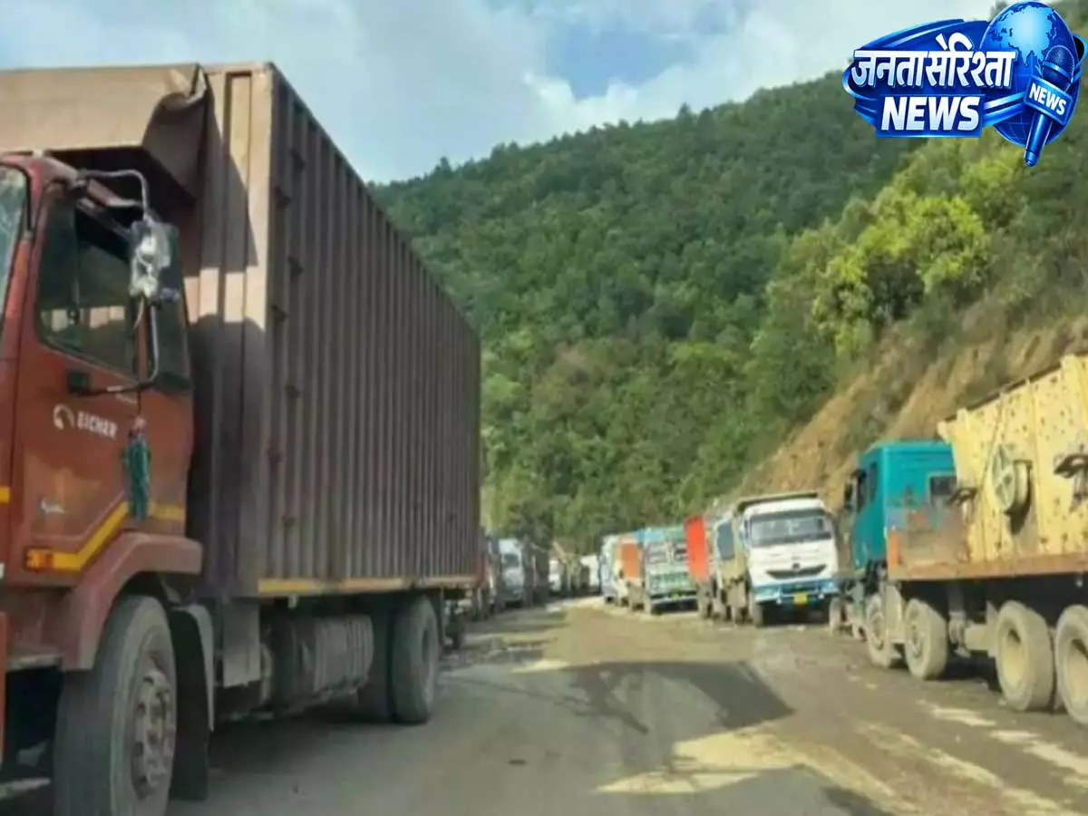 Manipur highway blocked: नागा और कुकी ग्रुप्स की नाकाबंदी से फ्यूल संकट का डर Manipur highway blocked: नागा और कुकी ग्रुप्स की नाकाबंदी से फ्यूल संकट का डर