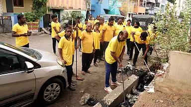 Tiruvannamalai में सफाई कार्य: पूर्व मंत्री ई.वी. वेलु ने निरीक्षण किया Tiruvannamalai में सफाई कार्य: पूर्व मंत्री ई.वी. वेलु ने निरीक्षण किया