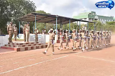 Tamil Nadu : पुलिस विलेज गार्ड के काम के दिनों और वेतन को लेकर विवाद Tamil Nadu : पुलिस विलेज गार्ड के काम के दिनों और वेतन को लेकर विवाद