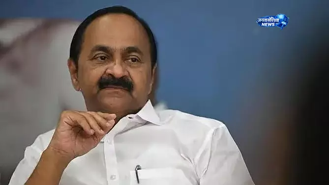 केरल में UDF की सत्ता में वापसी, वी डी सतीशन सोमवार को मुख्यमंत्री पद की शपथ लेंगे केरल में UDF की सत्ता में वापसी, वी डी सतीशन सोमवार को मुख्यमंत्री पद की शपथ लेंगे