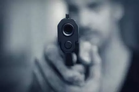 बिहार: पुलिस मुठभेड़ में ज्वैलरी की दुकान में लूट का आरोपी घायल, पैर में लगी गोली बिहार: पुलिस मुठभेड़ में ज्वैलरी की दुकान में लूट का आरोपी घायल, पैर में लगी गोली