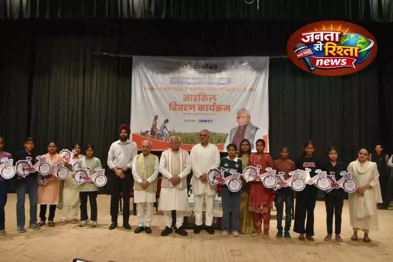 Panipat केंद्रीय मंत्री खट्टर का संदेश: बेटियों को शिक्षित करें Panipat केंद्रीय मंत्री खट्टर का संदेश: बेटियों को शिक्षित करें
