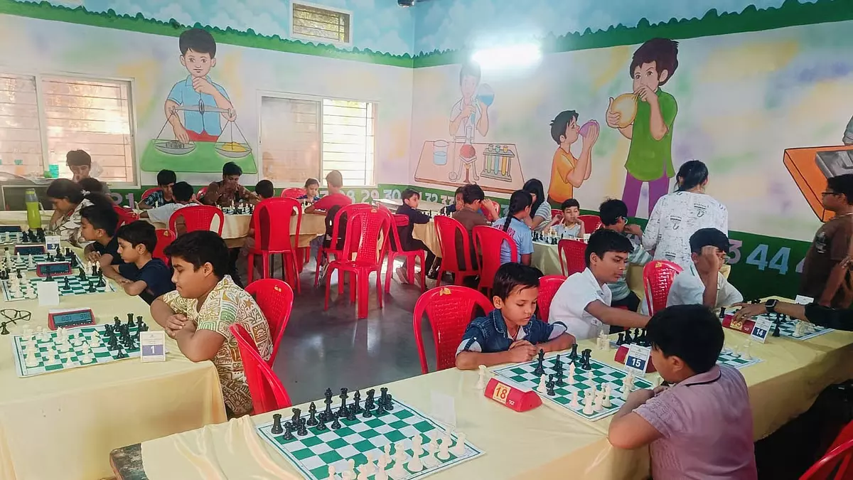 Harda में 7वां जिला शतरंज टूर्नामेंट सम्पन्न, स्व. पीसी पोर्टे को श्रद्धांजलि Harda में 7वां जिला शतरंज टूर्नामेंट सम्पन्न, स्व. पीसी पोर्टे को श्रद्धांजलि