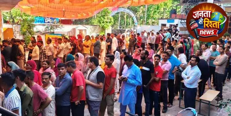 Himachal नगर निगम चुनाव: नगर निगम चुनाव में 69% से ज़्यादा वोटिंग हुई Himachal नगर निगम चुनाव: नगर निगम चुनाव में 69% से ज़्यादा वोटिंग हुई