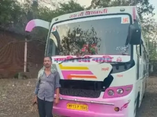 Jabalpur: आरटीओ की कार्रवाई में बाराती बस पर भारी जुर्माना Jabalpur: आरटीओ की कार्रवाई में बाराती बस पर भारी जुर्माना