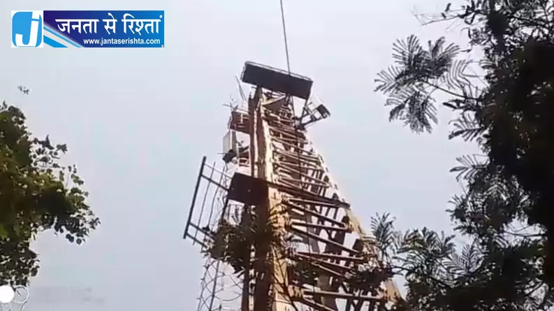 रायपुर में बुलडोजर कार्रवाई के विरोध में बुजुर्ग ने सुसाइड की धमकी दी रायपुर में बुलडोजर कार्रवाई के विरोध में बुजुर्ग ने सुसाइड की धमकी दी