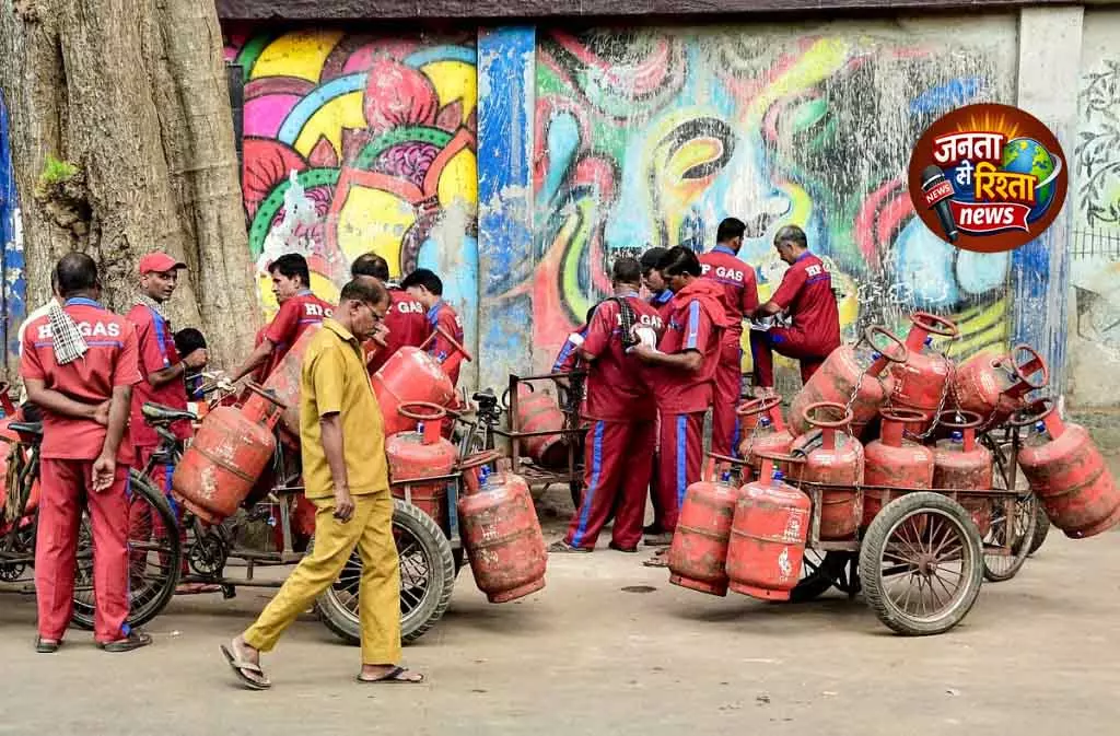 IOCL ने TN में कमर्शियल LPG सप्लाई 70% तक बढ़ाई IOCL ने TN में कमर्शियल LPG सप्लाई 70% तक बढ़ाई