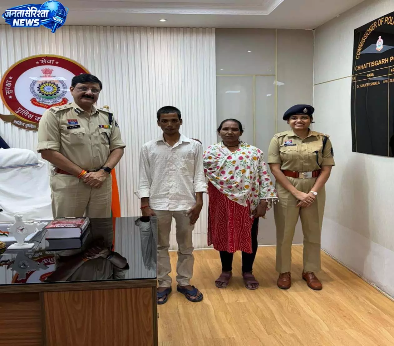 6 साल से लापता बच्चा बेंगलुरु से सकुशल बरामद, रायपुर पुलिस की बड़ी सफलता 6 साल से लापता बच्चा बेंगलुरु से सकुशल बरामद, रायपुर पुलिस की बड़ी सफलता
