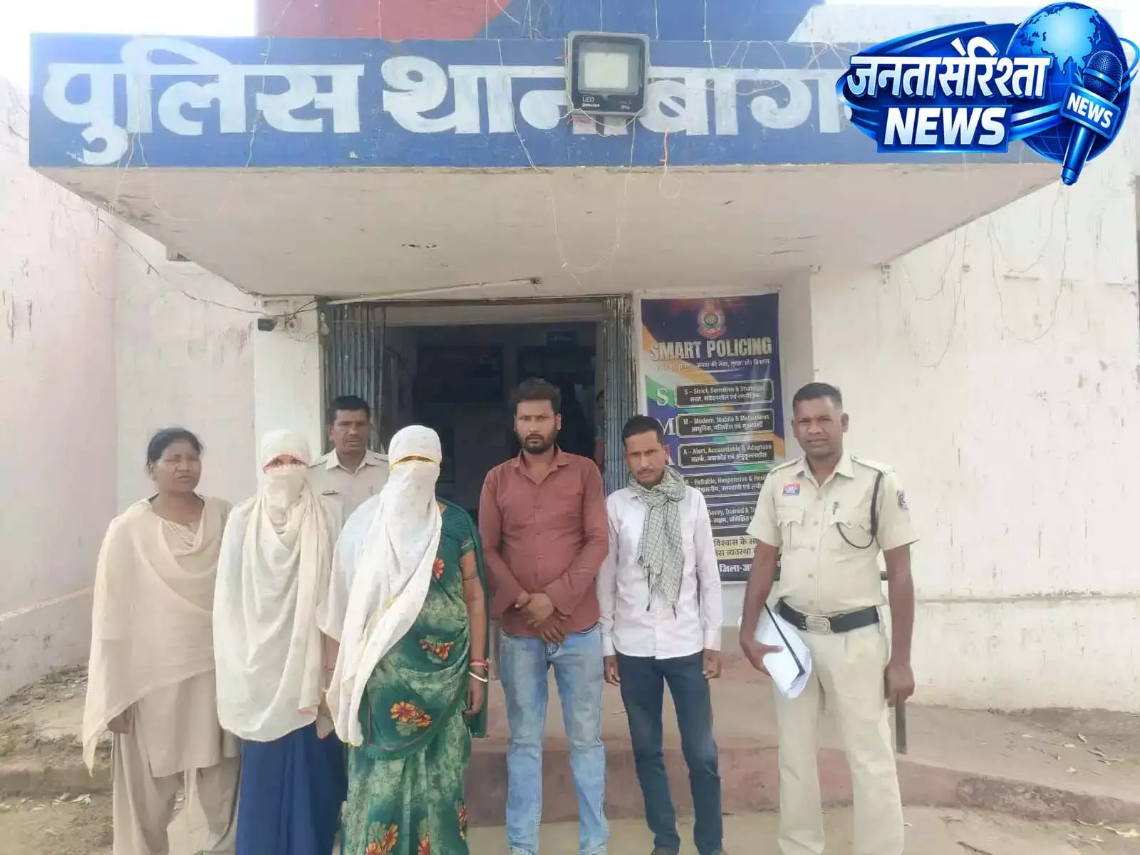 युवक को रस्सी से बांधकर बेरहमी से पीटा, परिवार के 4 सदस्य गिरफ्तार युवक को रस्सी से बांधकर बेरहमी से पीटा, परिवार के 4 सदस्य गिरफ्तार