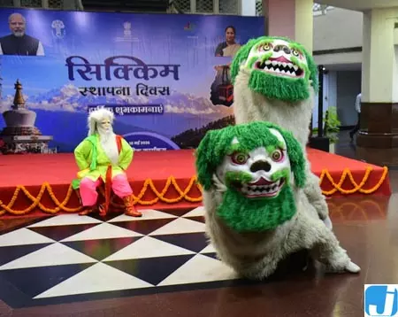 सिक्किम प्राकृतिक सौंदर्य और सांस्कृतिक विविधता का एक अनूठा उदाहरण: रेखा गुप्ता सिक्किम प्राकृतिक सौंदर्य और सांस्कृतिक विविधता का एक अनूठा उदाहरण: रेखा गुप्ता