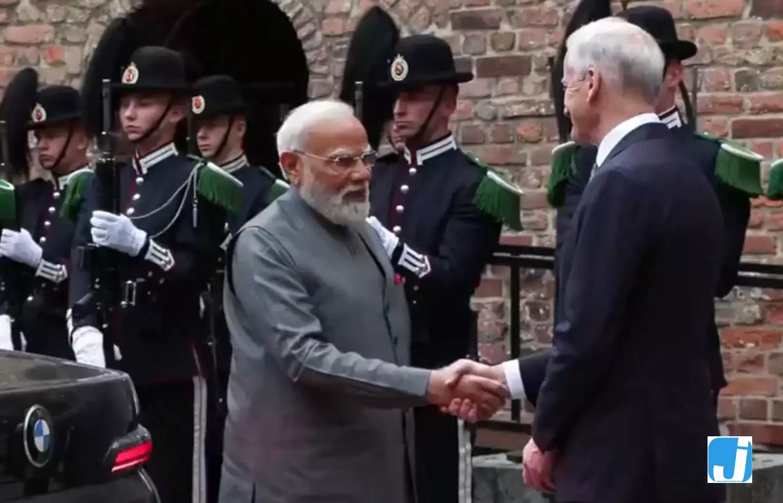 पीएम मोदी पहुंचे अकरशस कैसल, नॉर्वे के प्रधानमंत्री देंगे रात्रिभोज पीएम मोदी पहुंचे अकरशस कैसल, नॉर्वे के प्रधानमंत्री देंगे रात्रिभोज