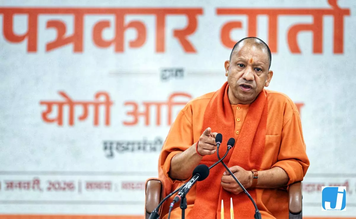 योगी कैबिनेट का बड़ा फैसला, संस्थान में बनेगा 1010 बेड का इमरजेंसी सेंटर योगी कैबिनेट का बड़ा फैसला, संस्थान में बनेगा 1010 बेड का इमरजेंसी सेंटर