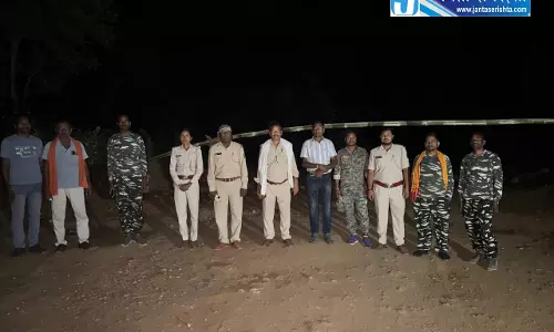 तेंदूपत्ता के अवैध कारोबार पर वन विभाग का बड़ा एक्शन, रातभर चली सघन कार्रवाई में 8 वाहन जब्त तेंदूपत्ता के अवैध कारोबार पर वन विभाग का बड़ा एक्शन, रातभर चली सघन कार्रवाई में 8 वाहन जब्त