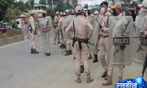 Manipur: सुरक्षा बल मणिपुर में बंधकों की तलाश में जुटे