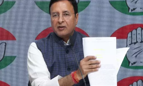 कांग्रेस नेता रणदीप सिंह सुरजेवाला को पुलिस ने भेजा समन कांग्रेस नेता रणदीप सिंह सुरजेवाला को पुलिस ने भेजा समन